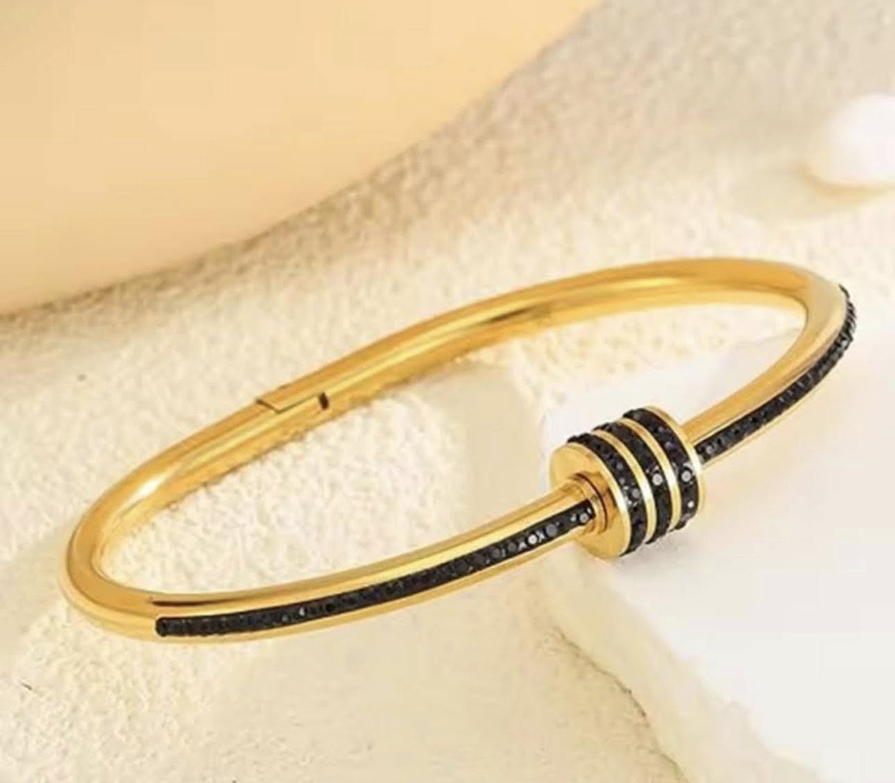 Knot My Diamonds Bangle