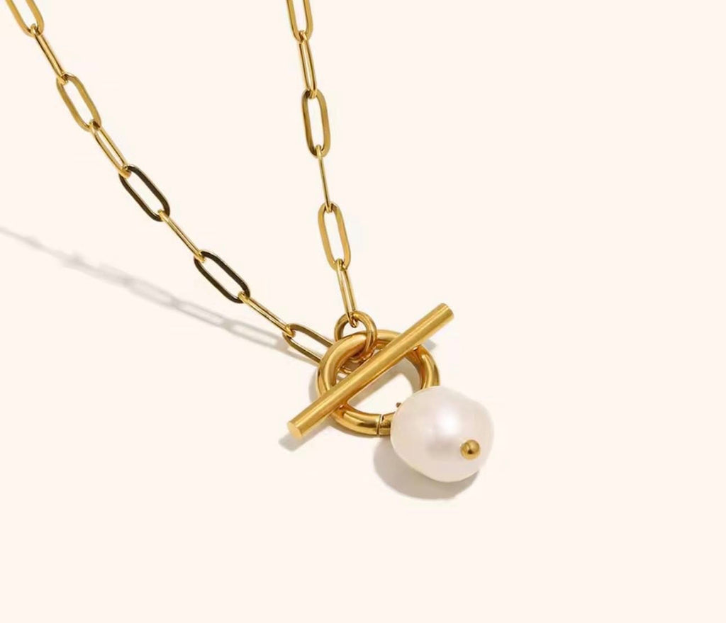 Freshwater Pearl Pendant Necklace
