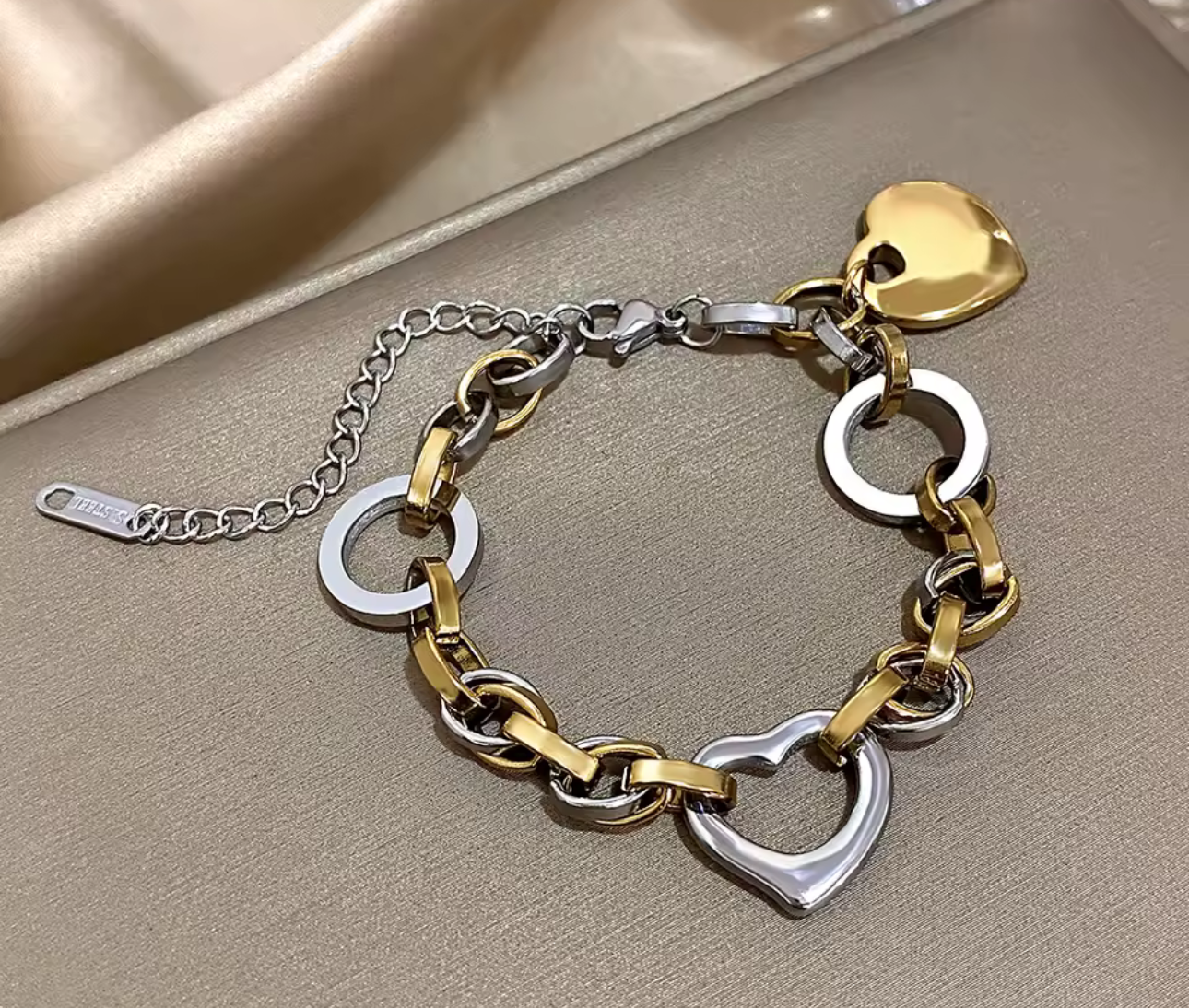 The Amore Link Bracelet