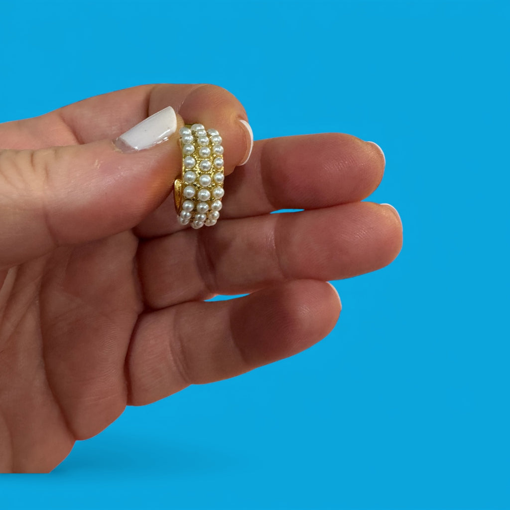 The Petite Perla Hoops