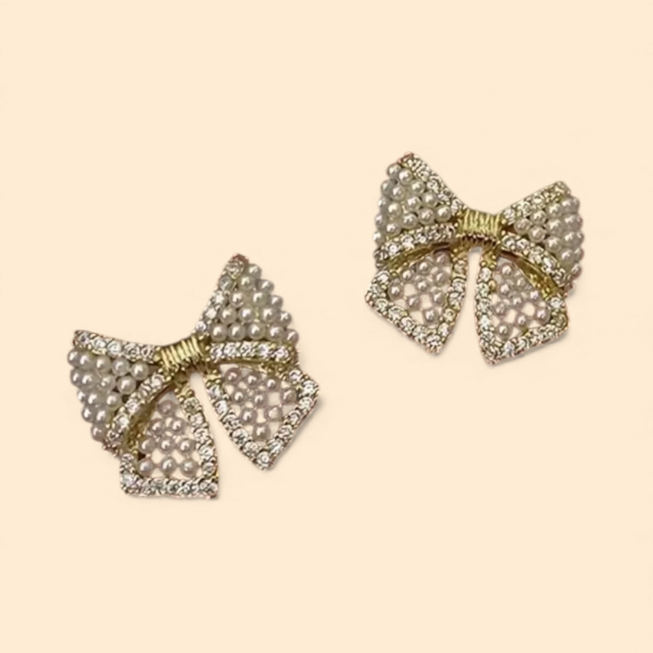 The Pearl Fete Earrings