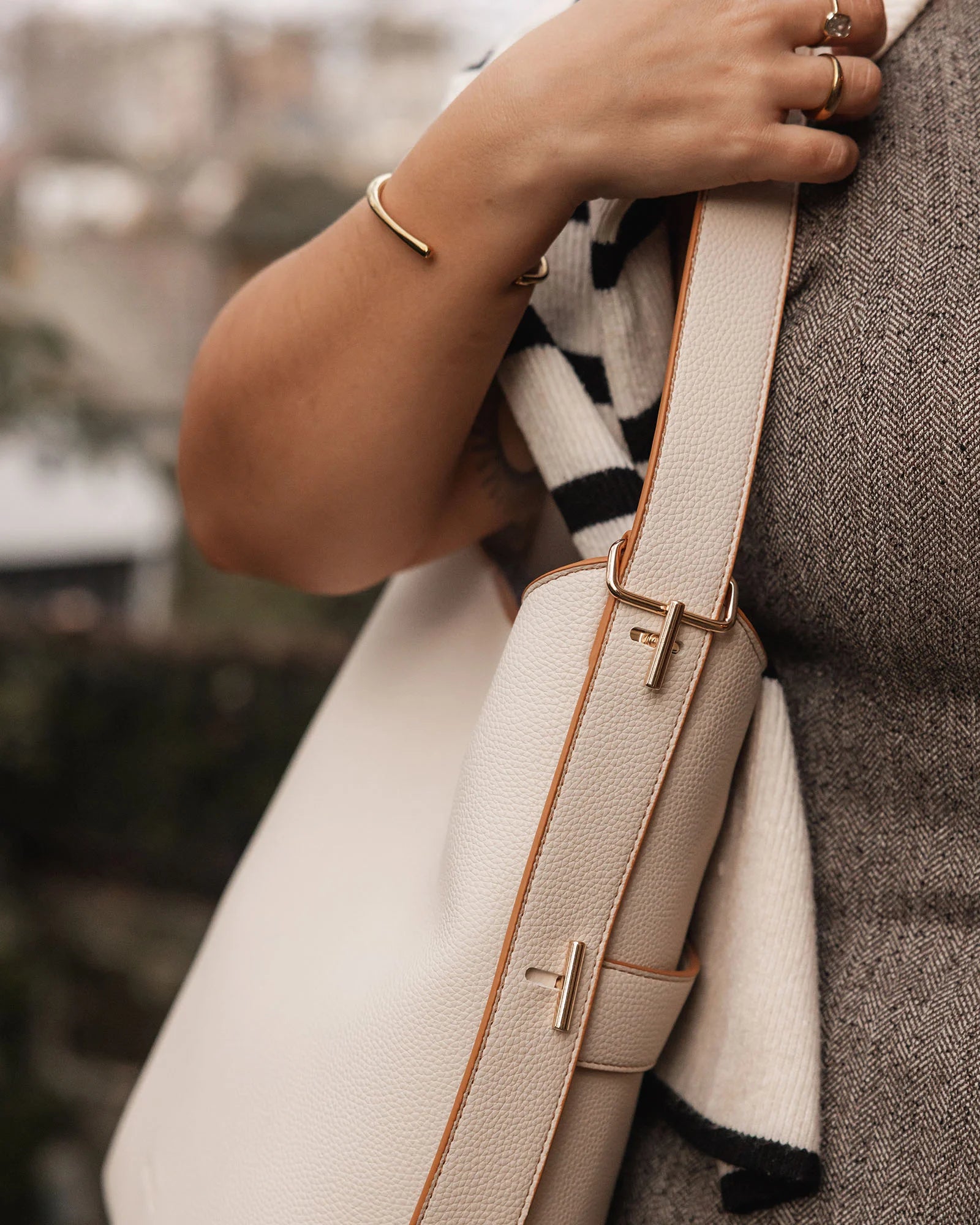 Audrey Louenhide Bucket Bag